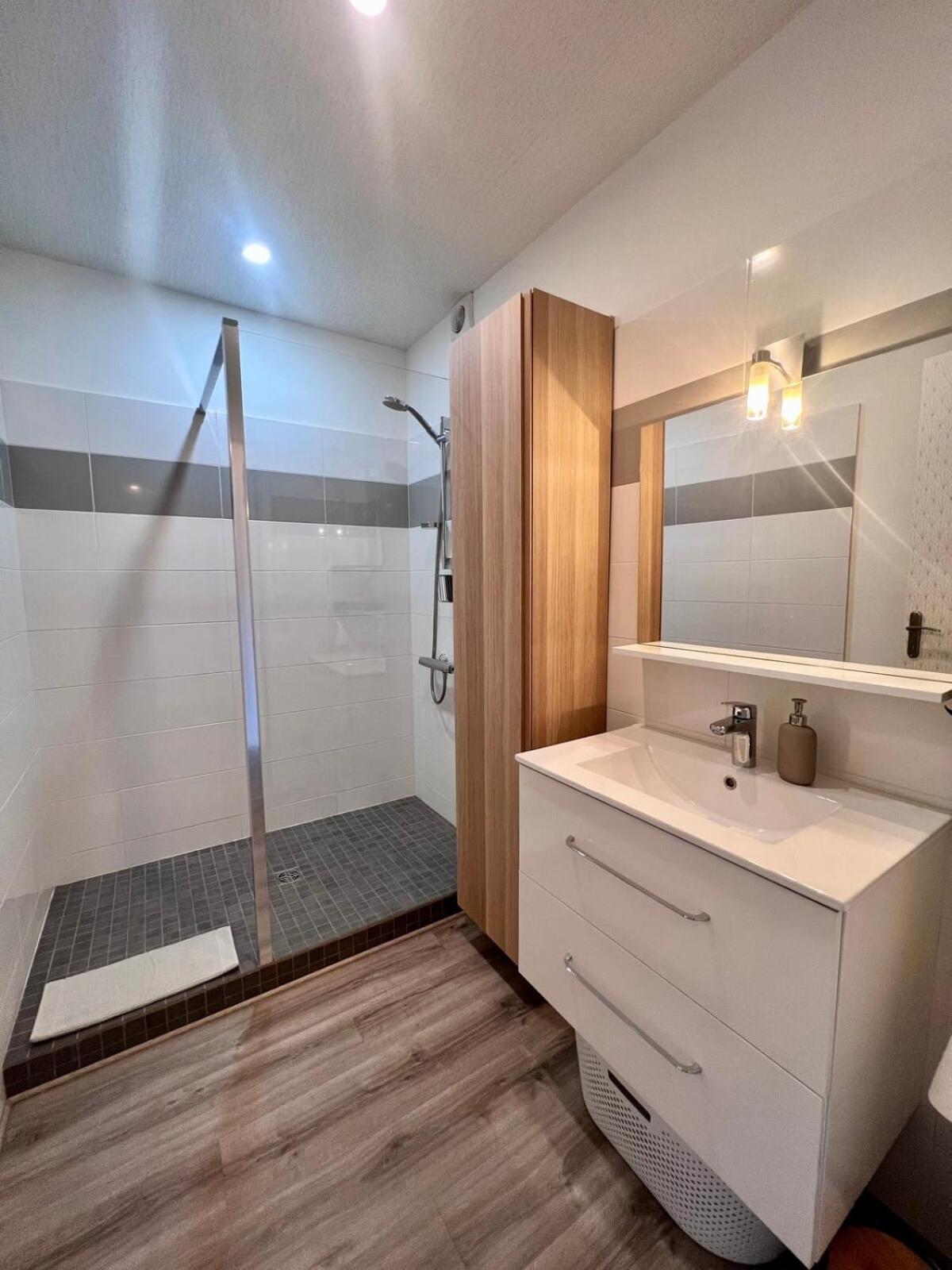 Casa Bert - T2 Avec Parking&Balcon En Centre Ville Μπριβ-λα-Γκαγιάρντ Εξωτερικό φωτογραφία